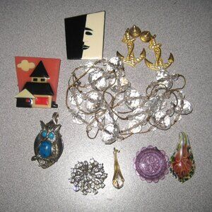 LOT OF 9 PIECES OF ESTATE JEWELRY 3 PINS, 3 PENDANTS, 1 NECKLACE, 1 EARRINGS, +1